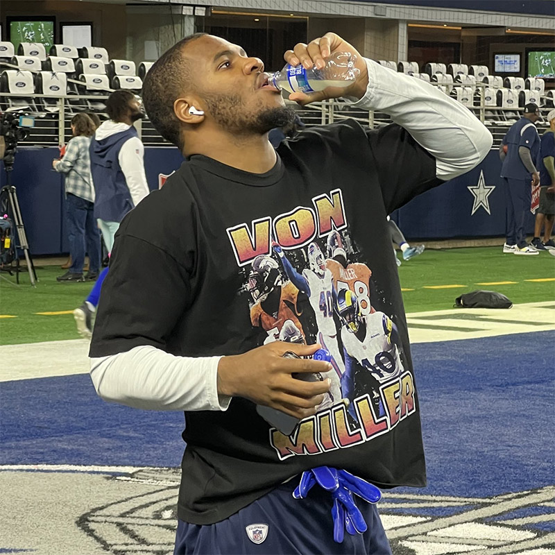 Cowboys’ Micah Parsons Pregame Tributed Von Miller T-shirt