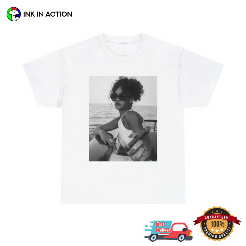 Retro Rihanna 90’s Photo Classic T-shirt